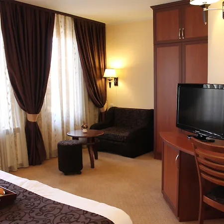 Favorit Hotel 3*
