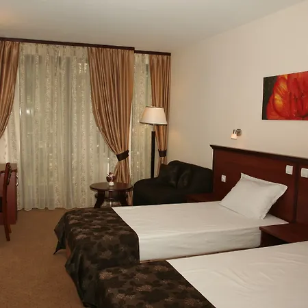 Hotel Favorit 3*