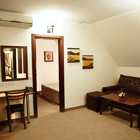 Favorit Hotel 3*