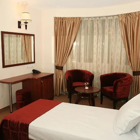 Favorit Hotel 3*