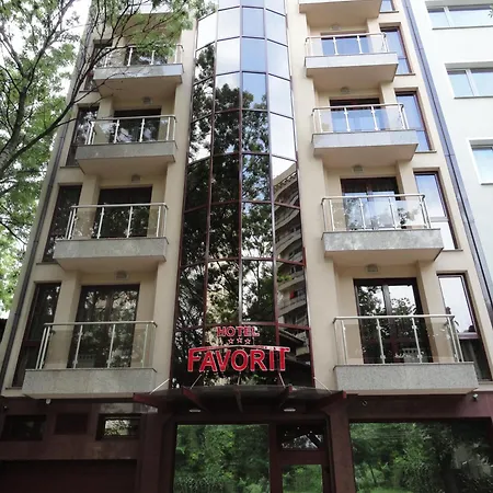 Hotel Favorit 3*