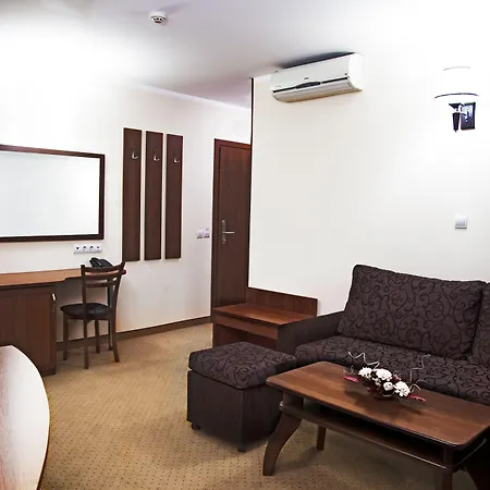 Favorit Hotel 3*