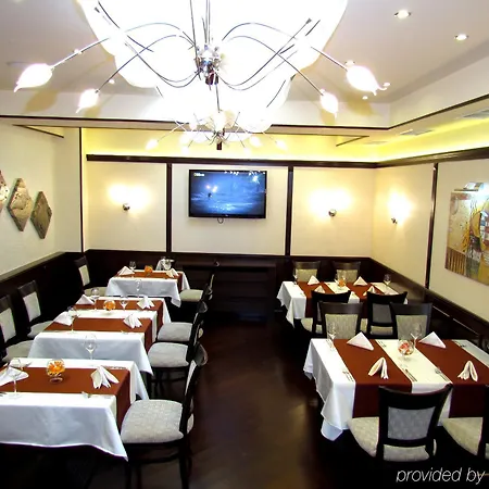Favorit Hotel 3*