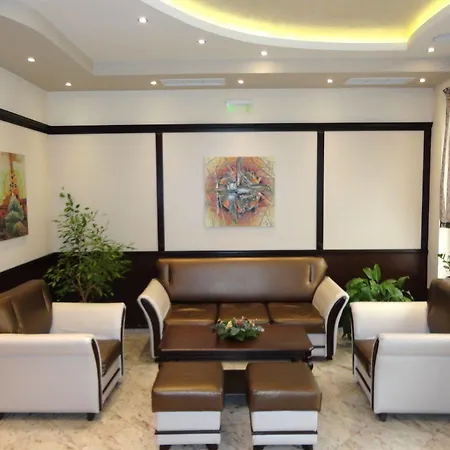Favorit Hotel 3*