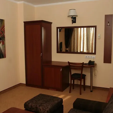 Hotel Favorit 3*